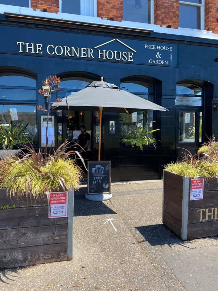 Worthing's favourite pub! Famous for Sunday Roasts and its selection of beers, wine and gins. High end, contemporary styling and large family garden.