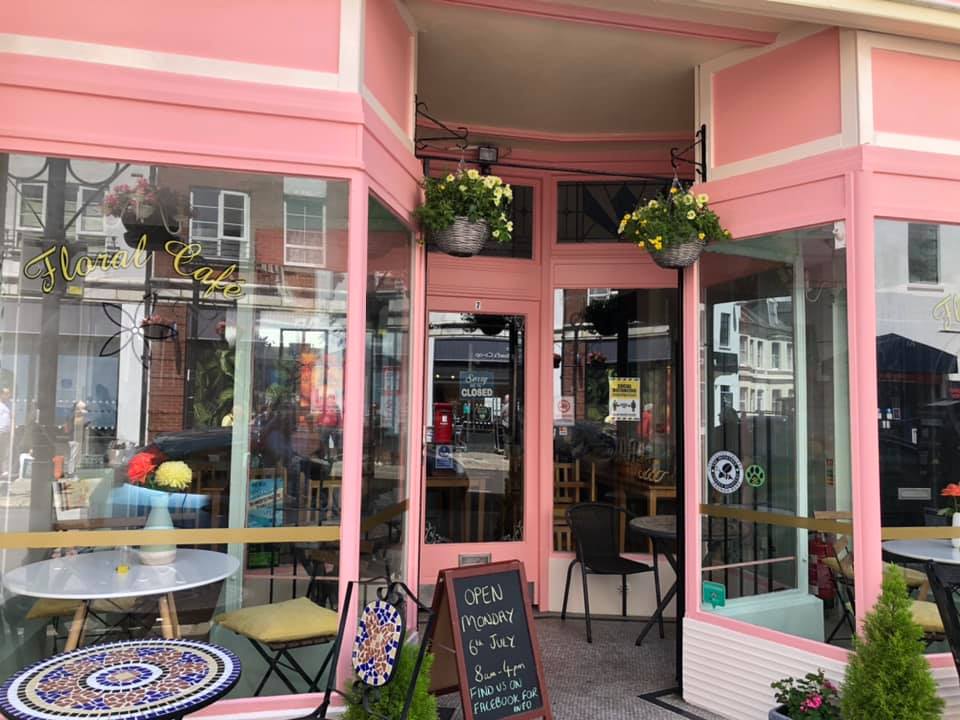 Friendly cafe in Worthing’s West End, serving breakfasts, lunches, cakes and pastries. Locally roasted coffee and large tea selection. Homemade milkshakes, iced coffees and selection of cold drinks. Seating inside and out. Takeaway available.